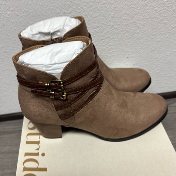 LifeStride Jezebel Bootie (WIDE) - Picture 5 of 10